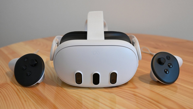 MetaQuest headset